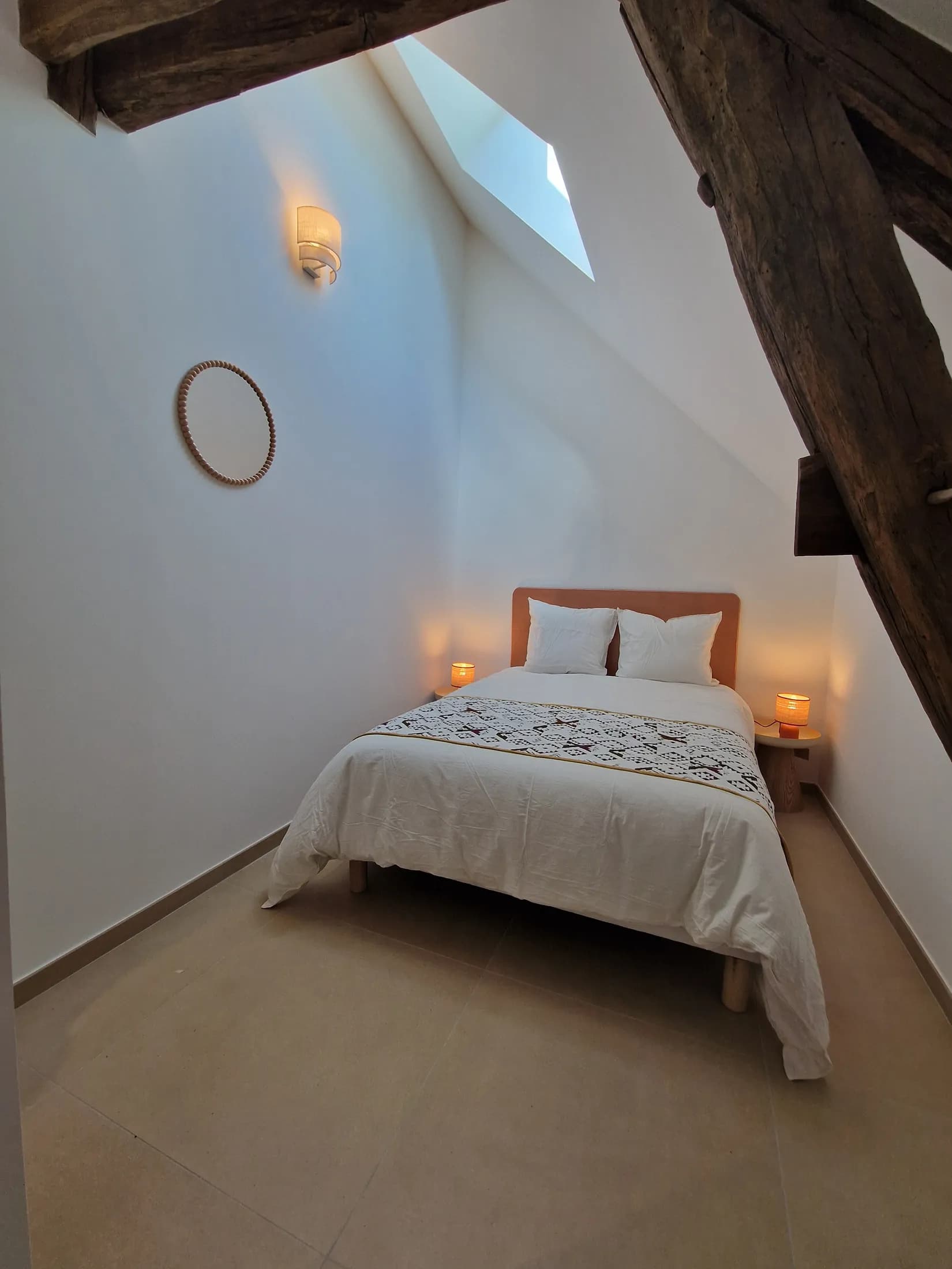 Chambre double Mézangeon, à l’étage sous les poutres